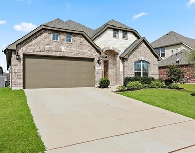 4914 Camp Verde Circle - Photo Thumbnail 1