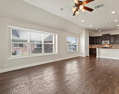 4914 Camp Verde Circle - Photo Thumbnail 12