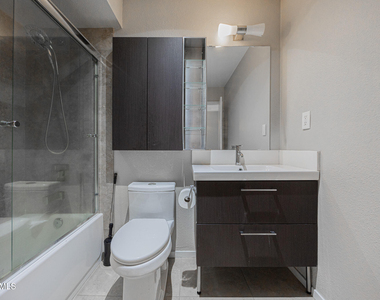1218 E Carter Drive - Photo Thumbnail 15