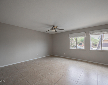 1218 E Carter Drive - Photo Thumbnail 22