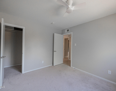 1218 E Carter Drive - Photo Thumbnail 12