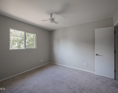 1218 E Carter Drive - Photo Thumbnail 11