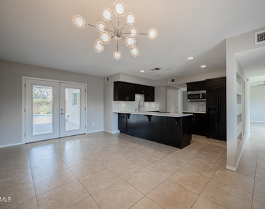 1218 E Carter Drive - Photo Thumbnail 23