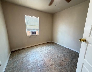 6010 Chippewa Drive - Photo Thumbnail 7