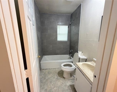 6010 Chippewa Drive - Photo Thumbnail 5