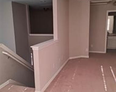 917 Avondale Lane - Photo Thumbnail 22