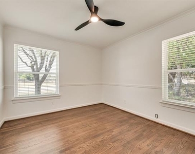 9506 Mercer Drive - Photo Thumbnail 4