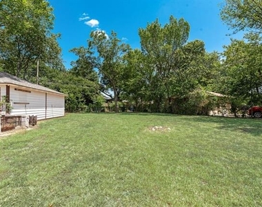 9506 Mercer Drive - Photo Thumbnail 17