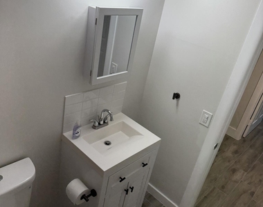 1500 Crescent Circle - Photo Thumbnail 7