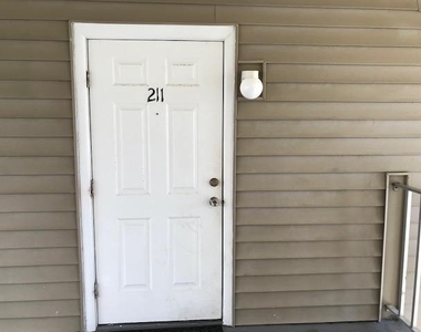 1500 Crescent Circle - Photo Thumbnail 11