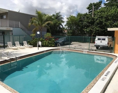 1500 Crescent Circle - Photo Thumbnail 12