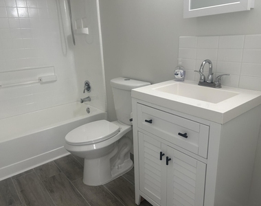 1500 Crescent Circle - Photo Thumbnail 6