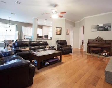 1409 Pearl River Drive - Photo Thumbnail 6