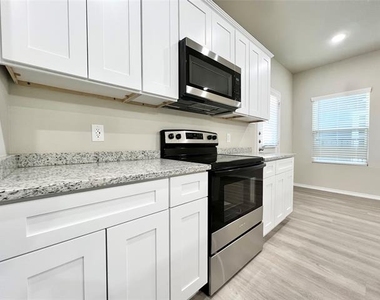 3501 E Renfro Street - Photo Thumbnail 5