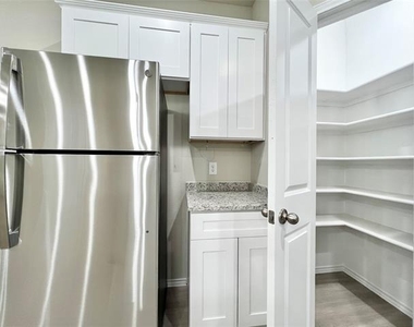 3501 E Renfro Street - Photo Thumbnail 6
