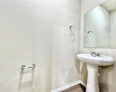 3501 E Renfro Street - Photo Thumbnail 9