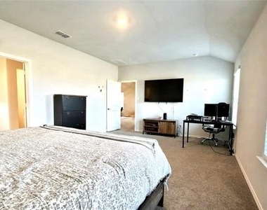 16628 Hay Valley Drive - Photo Thumbnail 9