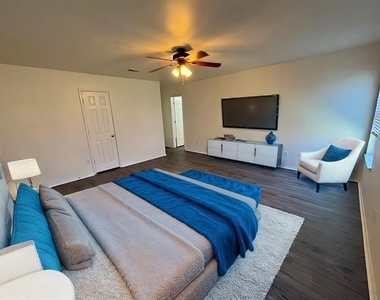 12713 Lost Prairie Drive - Photo Thumbnail 14