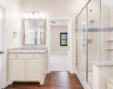 1053 Emil Place - Photo Thumbnail 25
