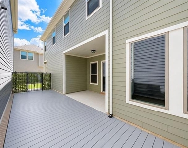 1053 Emil Place - Photo Thumbnail 14