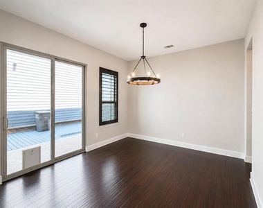 1053 Emil Place - Photo Thumbnail 11