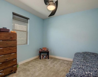 2942 W Amber Sun Drive - Photo Thumbnail 19