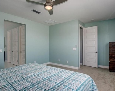2942 W Amber Sun Drive - Photo Thumbnail 12