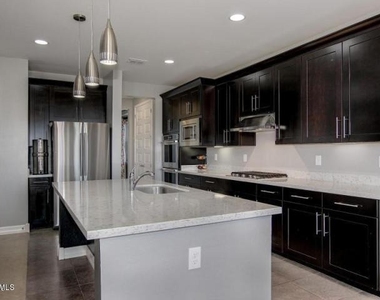 2942 W Amber Sun Drive - Photo Thumbnail 4
