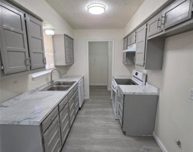 216 Tejas Drive - Photo Thumbnail 2