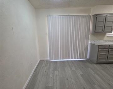 216 Tejas Drive - Photo Thumbnail 3