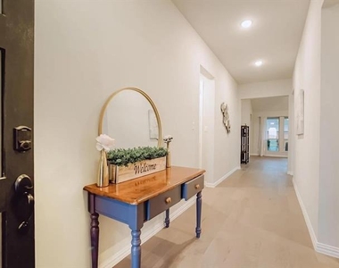 504 Antler Drive - Photo Thumbnail 3