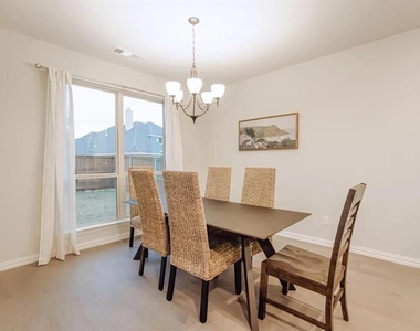 504 Antler Drive - Photo Thumbnail 6