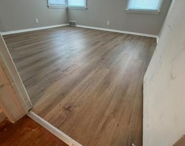 6413 Lambeth Lane - Photo Thumbnail 5