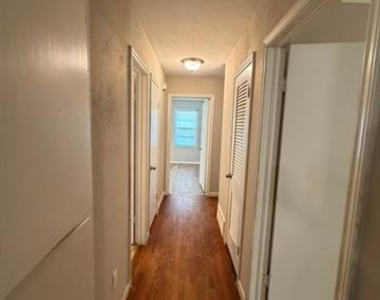 6413 Lambeth Lane - Photo Thumbnail 11