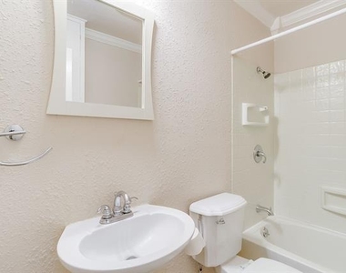 4713 Kilpatrick Avenue - Photo Thumbnail 11