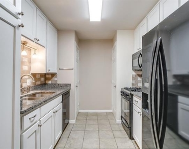 4713 Kilpatrick Avenue - Photo Thumbnail 10