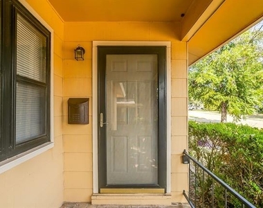 4713 Kilpatrick Avenue - Photo Thumbnail 2