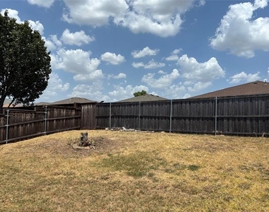 1657 S Knight Trail - Photo Thumbnail 16