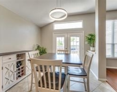 9308 Yorktown Street - Photo Thumbnail 14