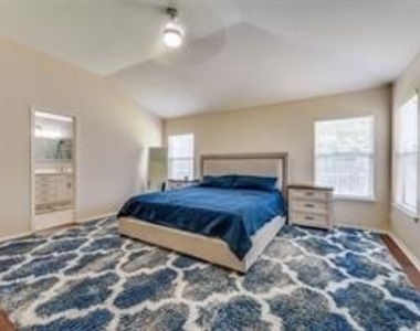 9308 Yorktown Street - Photo Thumbnail 16