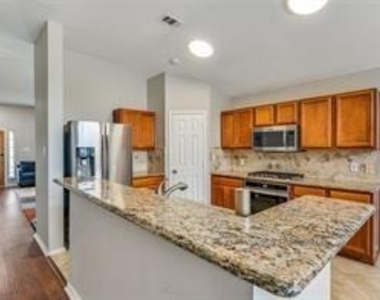 9308 Yorktown Street - Photo Thumbnail 11