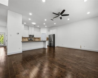 3922 Canton Jade Way - Photo Thumbnail 1