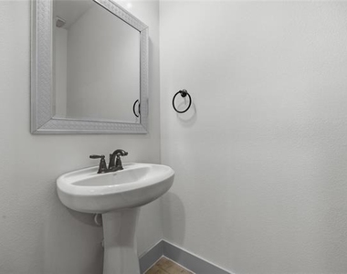 3922 Canton Jade Way - Photo Thumbnail 6