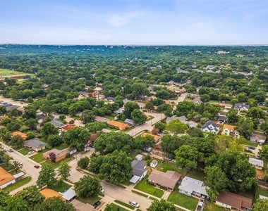 5805 Tracyne Drive - Photo Thumbnail 32