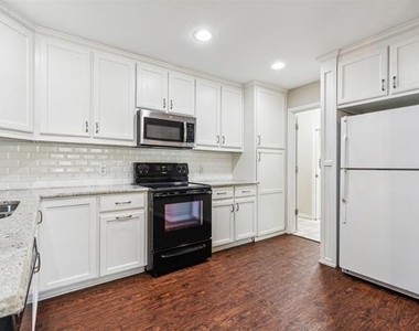 5805 Tracyne Drive - Photo Thumbnail 17