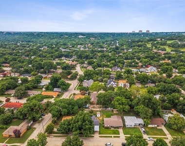 5805 Tracyne Drive - Photo Thumbnail 26