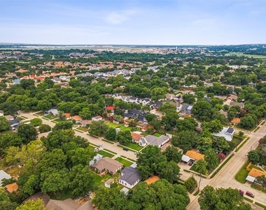 5805 Tracyne Drive - Photo Thumbnail 28