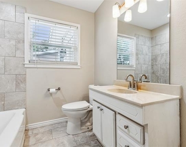5805 Tracyne Drive - Photo Thumbnail 8