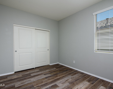 41960 W Morning Glory Way - Photo Thumbnail 7