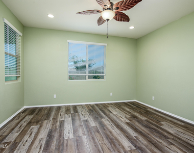 41960 W Morning Glory Way - Photo Thumbnail 20